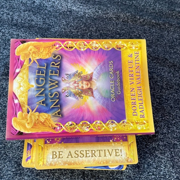 ANGEL ANSWERS ORACLE CARDS - Picture 7 of 10